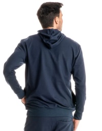 agasalho masculino com capuz preto. agasalho masculino com capuz preto.