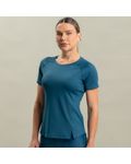 Camiseta-Feminina-Assimetrica-Embrace-Vivame