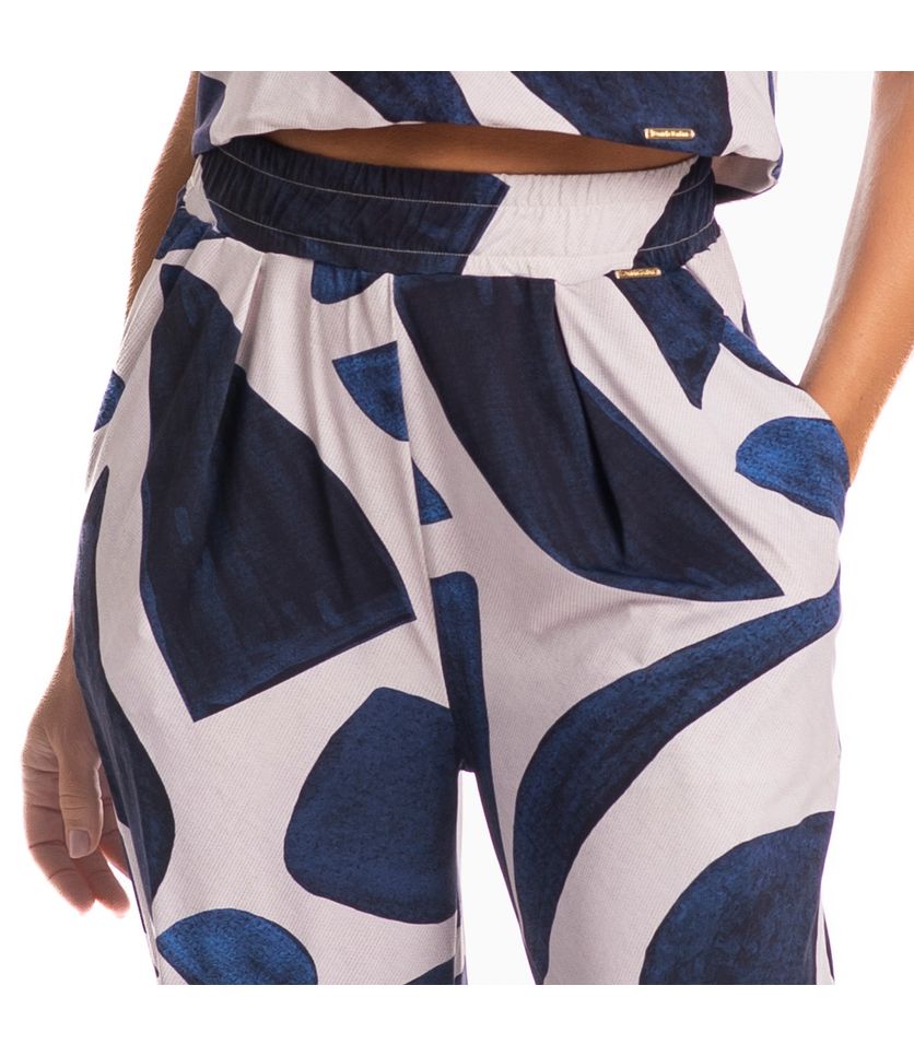 Calça Feminina Com Pregas E Bolso Marítima - Imagem 5 - Desktop