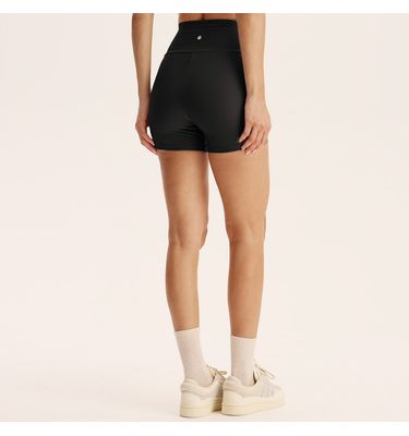 Shorts Curto Essential Shape 7/8 Glow Move - Imagem 2 - Mobile