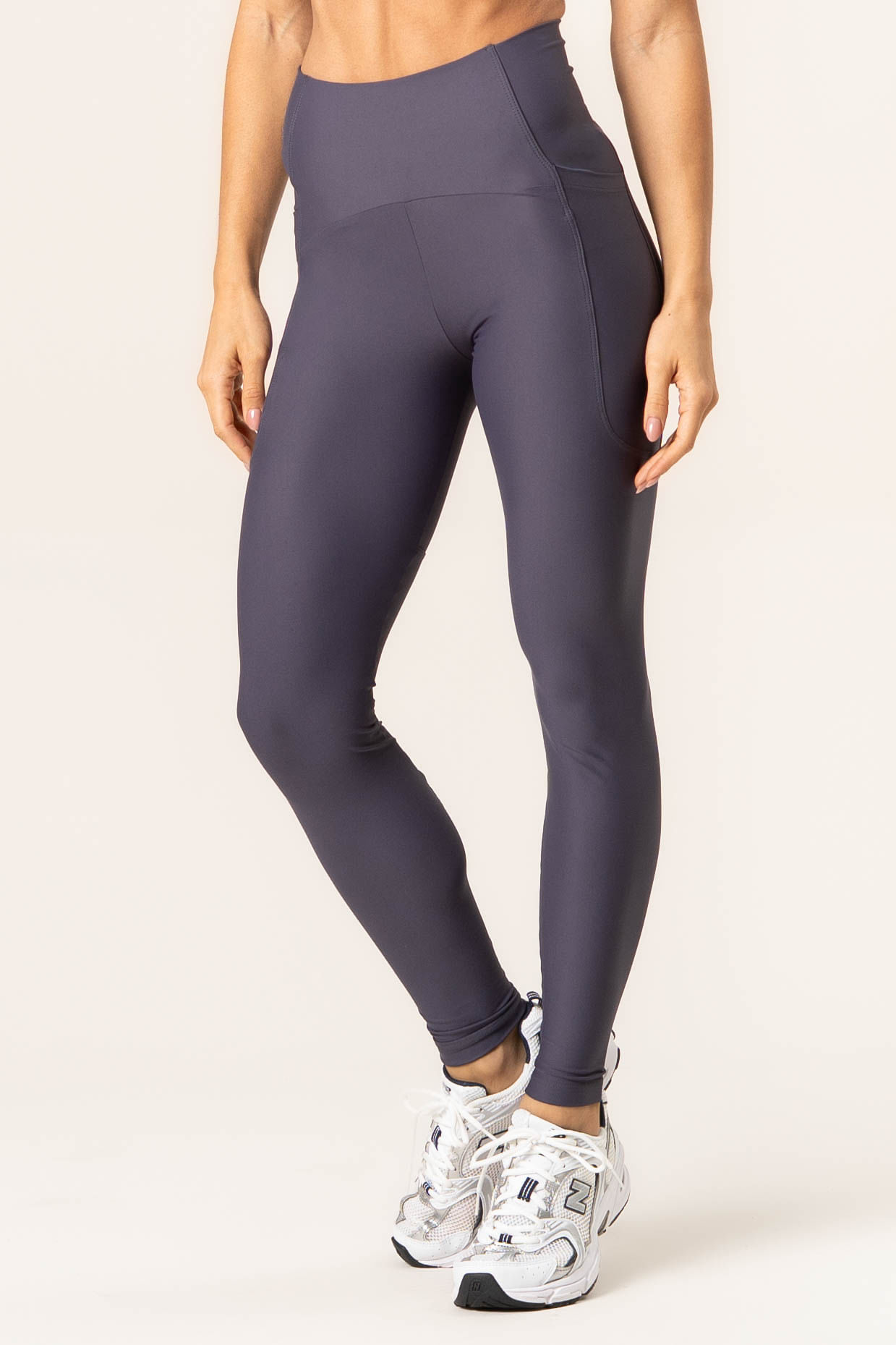 Calça Legging Slim Shape Com 3 Bolsos Color Elite - Imagem 3 - Mobile