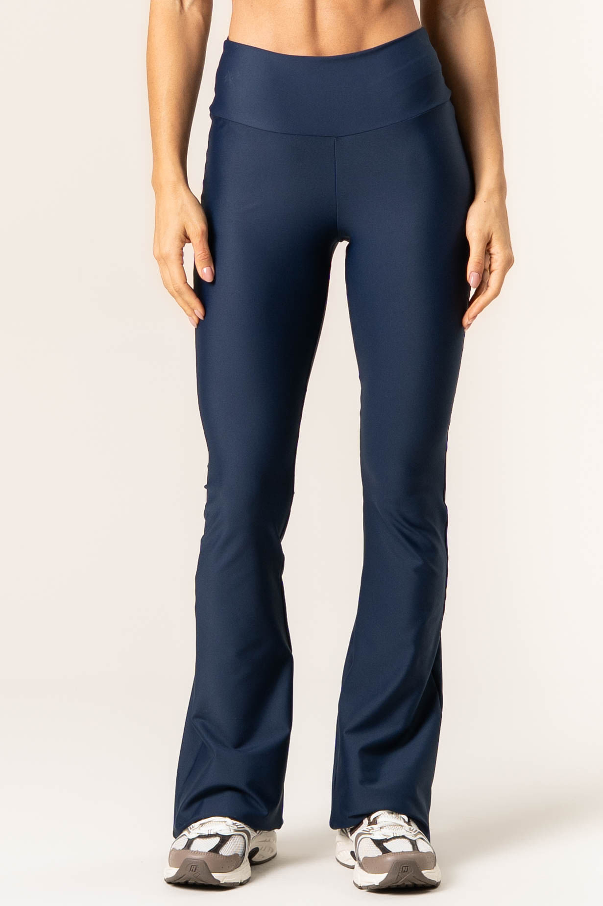 Calça Mini Flare Legging Studio - Imagem 3 - Mobile