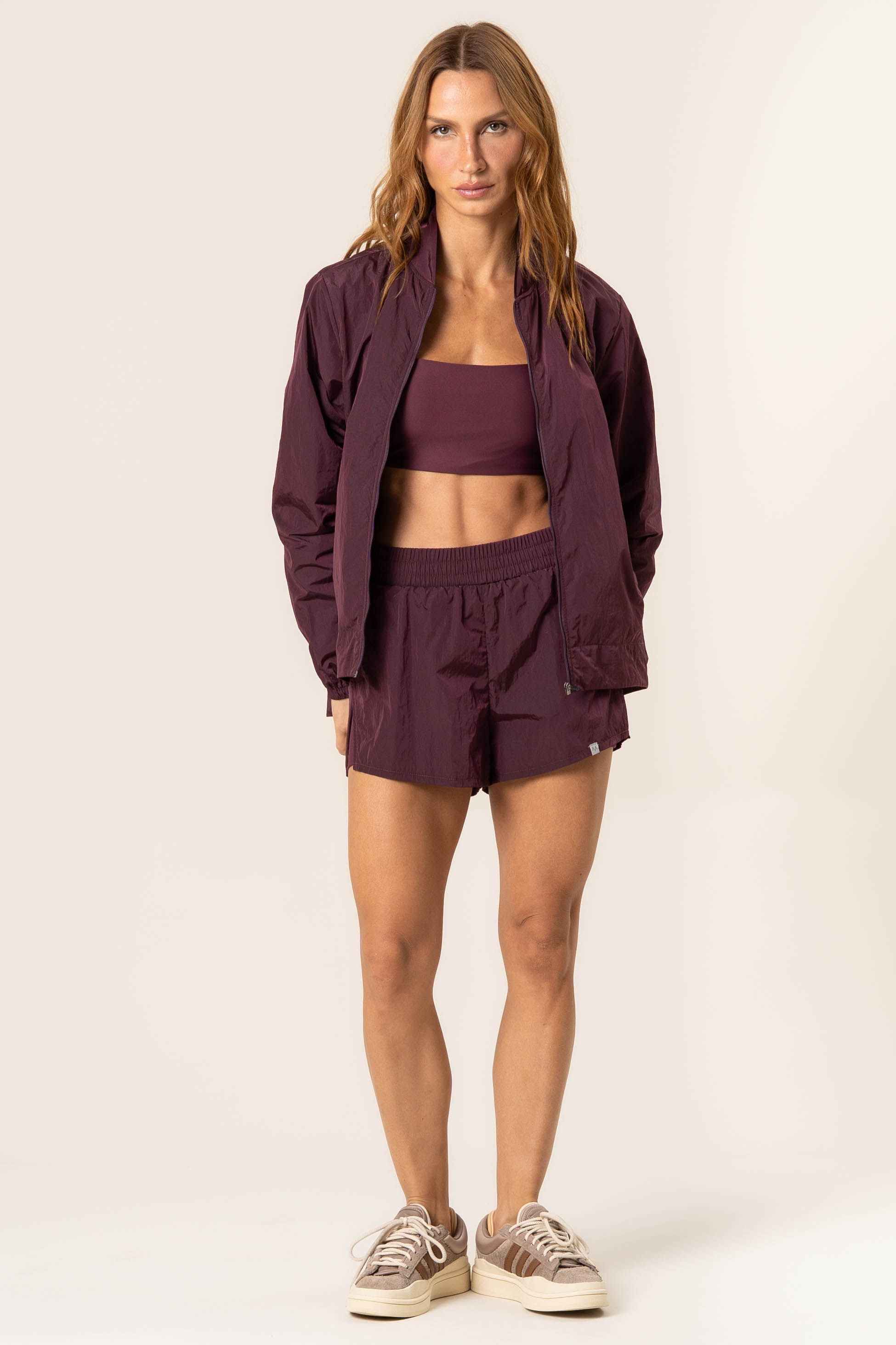 Shorts Duplo Transpassado Dark Cherry - Imagem 3 - Mobile