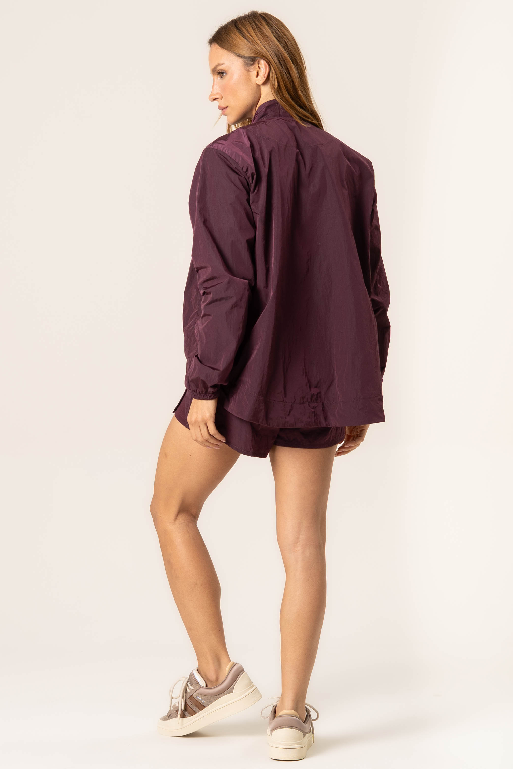 Shorts Duplo Transpassado Dark Cherry - Imagem 4 - Mobile