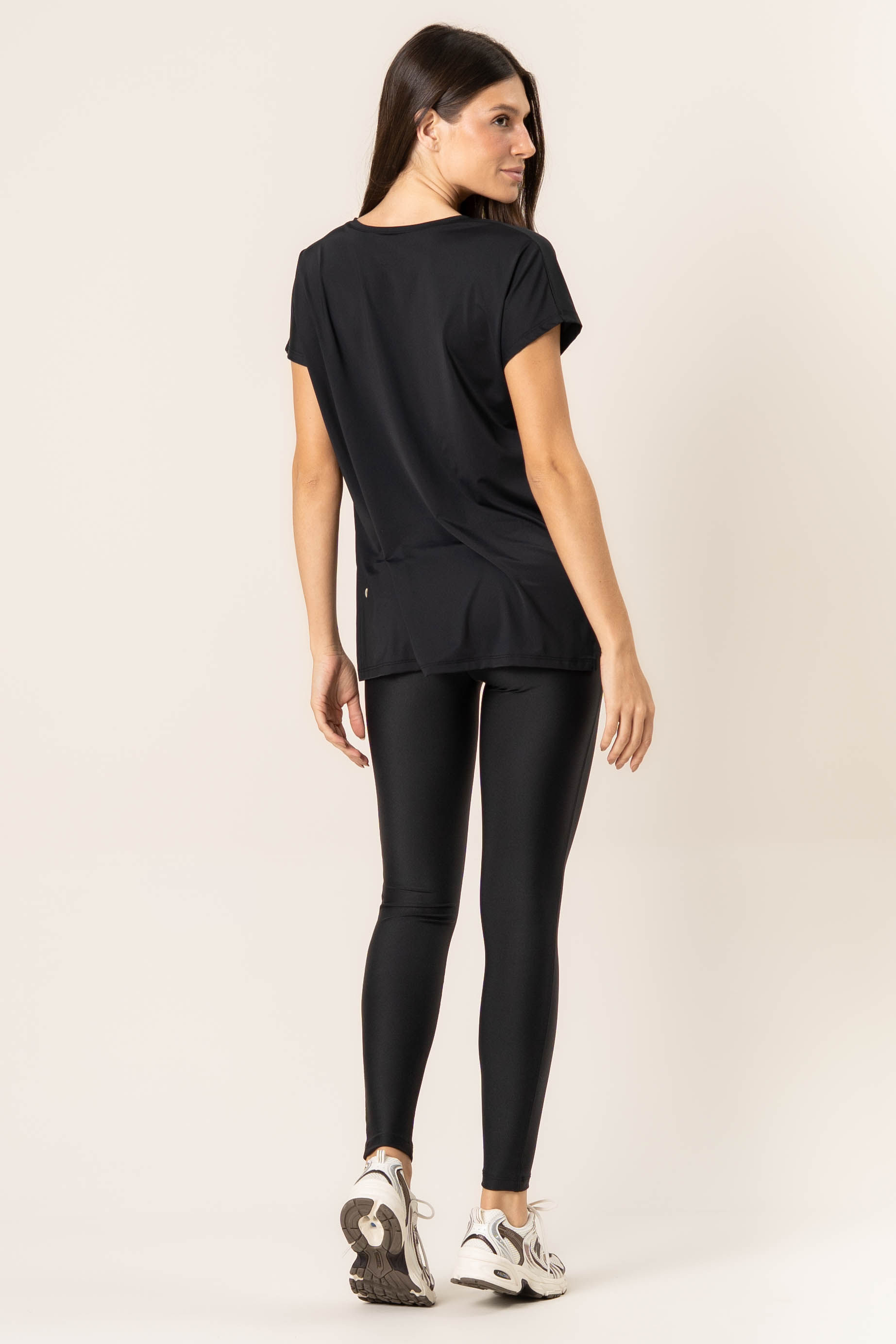 Camiseta Decote V Basic Pulse Vivame - Imagem 4 - Mobile