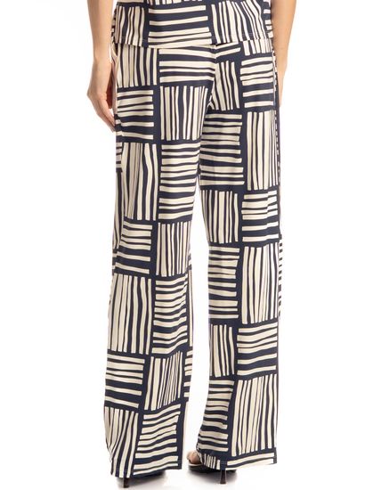 Calça Feminina Com Bolsos Montreal - Imagem 4 - Desktop