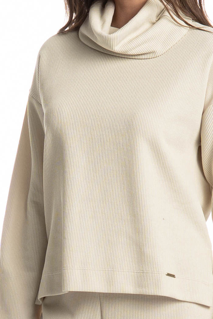 Blusa Feminina Gola Alta Giulia - Imagem 5 - Mobile
