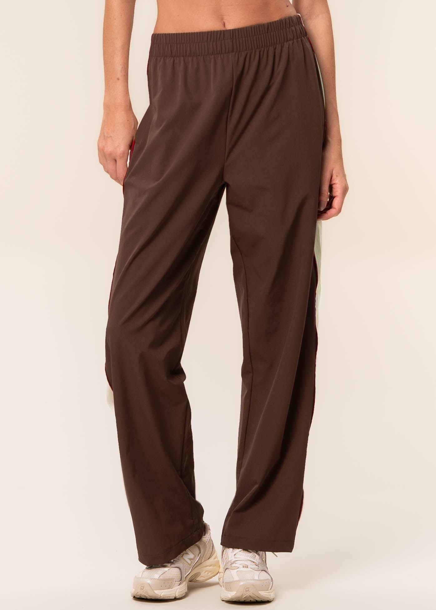 Calça Reta Com Bolsos Dark Brown Vivame - Imagem 3 - Mobile