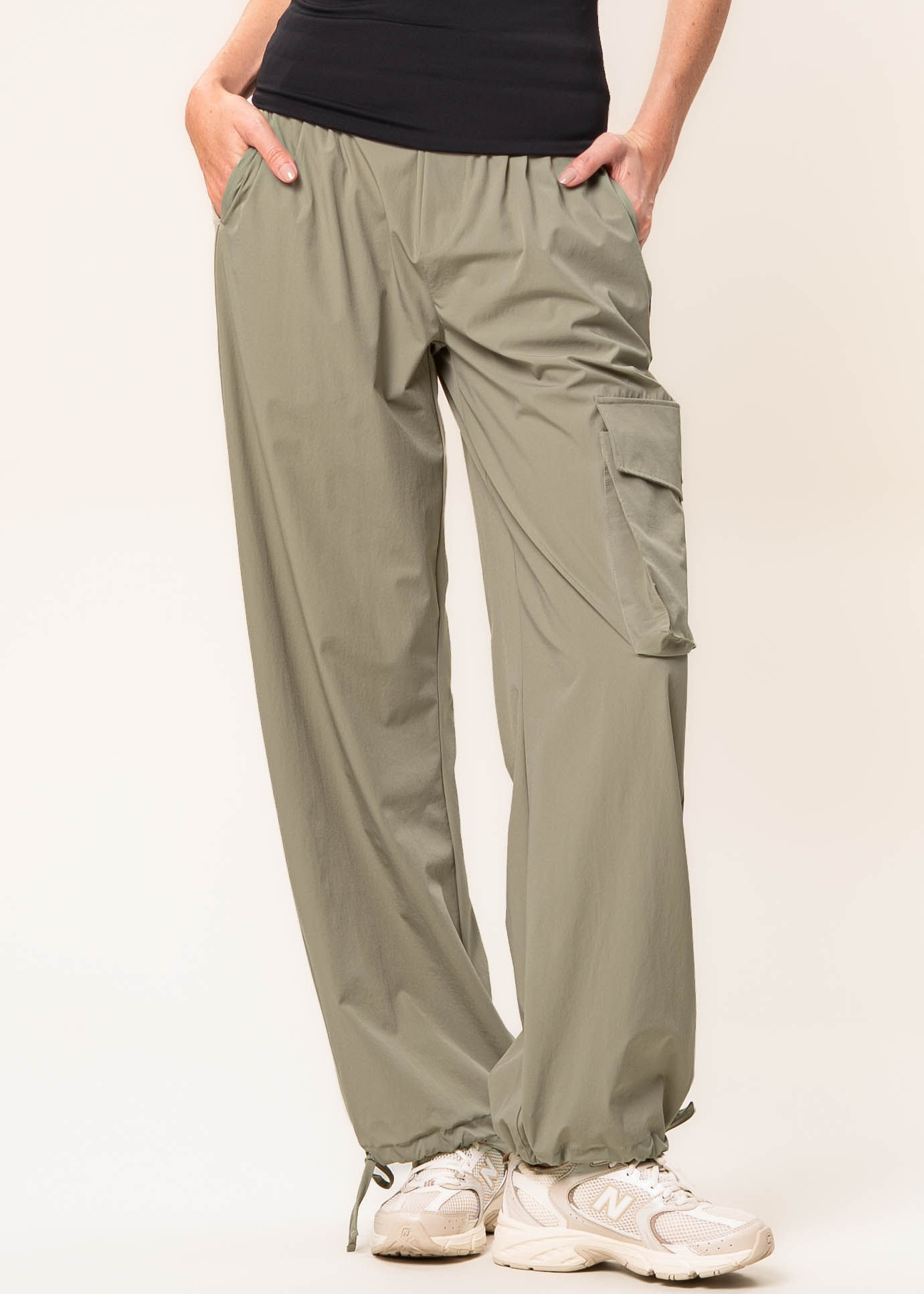 Calça Feminina Cargo Com Bolso Overlap Vivame - Imagem 3 - Mobile