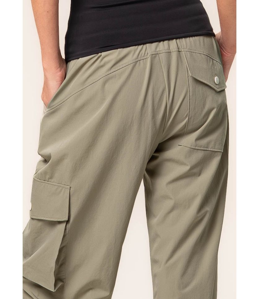 Calça Feminina Cargo Com Bolso Overlap Vivame - Imagem 5 - Desktop