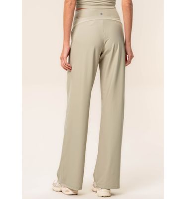 Calça Reta Invisible Slim Shape Neutral Vivame - Imagem 4 - Mobile