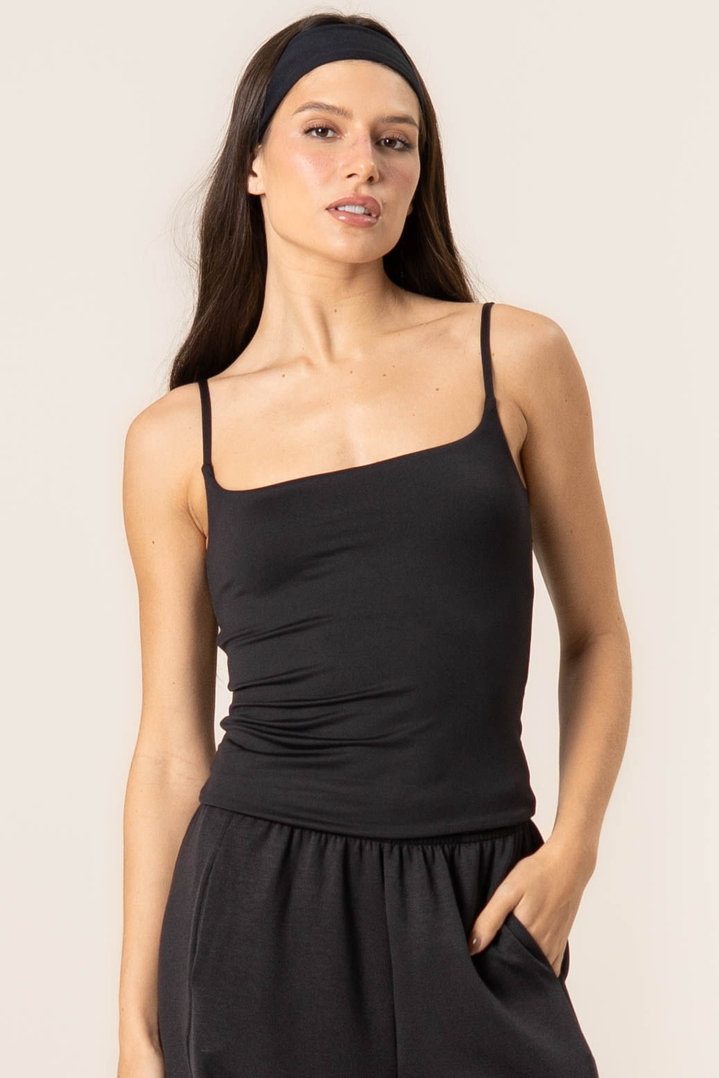 Regata Alcinha Contour Preto - Imagem 1