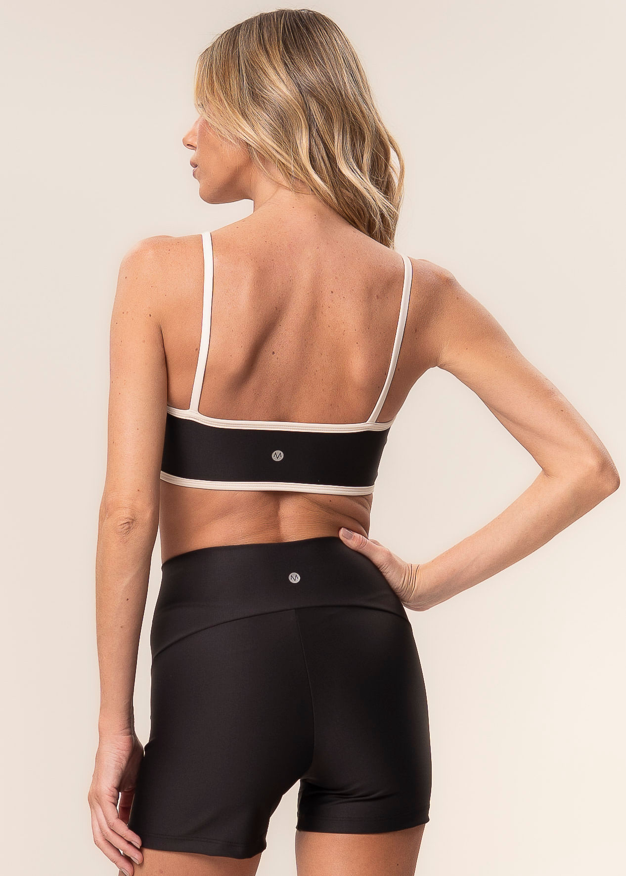 Shorts Curto Curve Invisible Slim Shape - Imagem 2 - Mobile