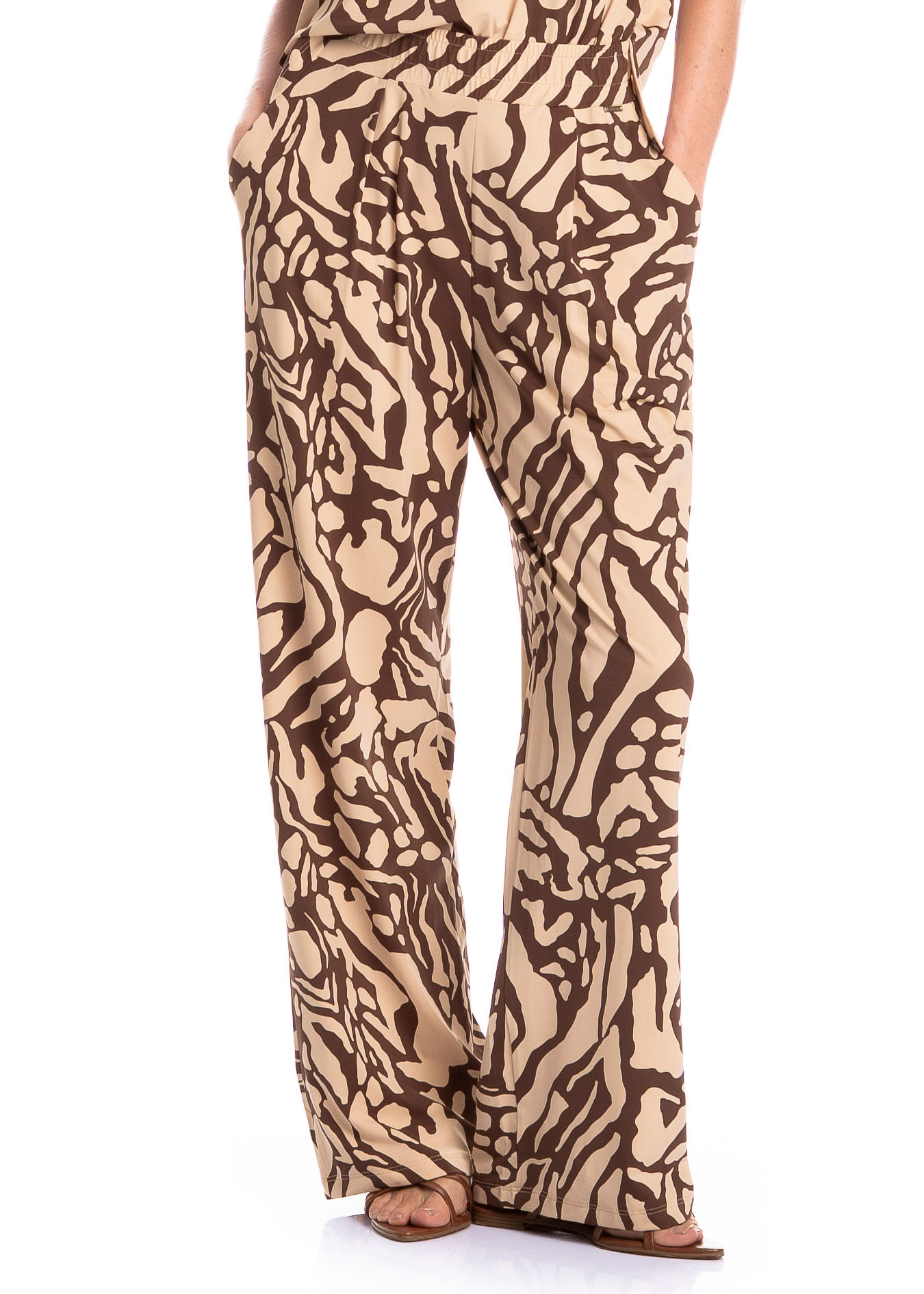 Calça Feminina Com Pregas E Bolso Siena - Imagem 3 - Mobile