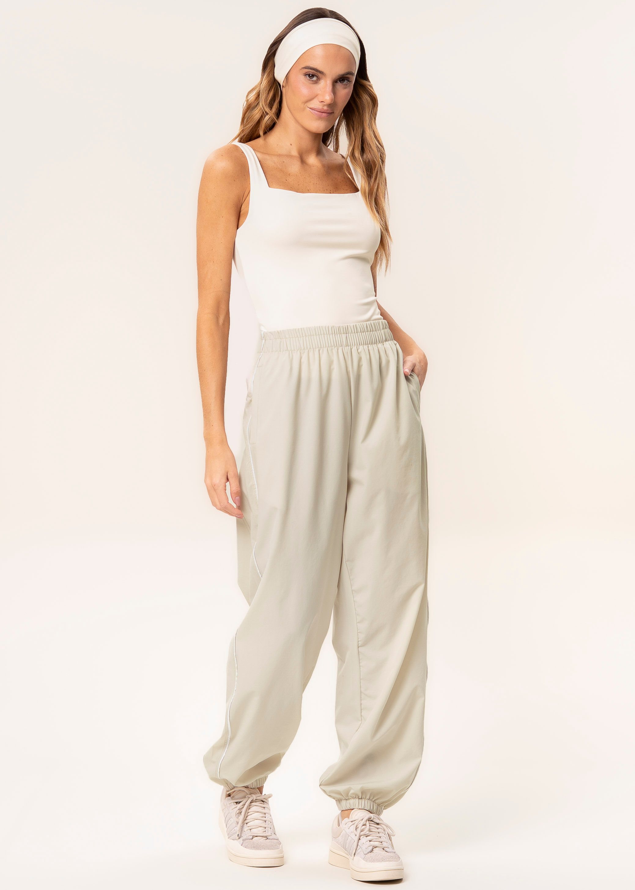 Regata Feminina Squareneck Contour - Imagem 3 - Mobile